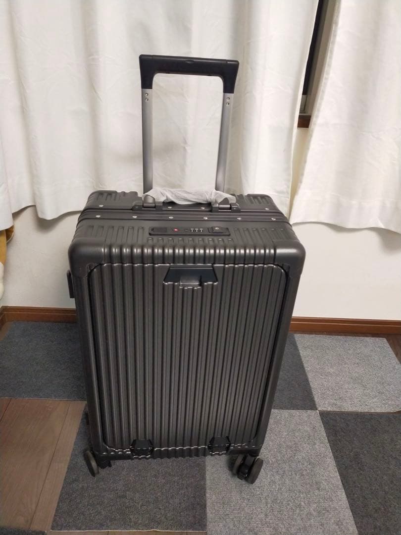 USB充電ポート付きハードシェルキャリーケース 新品　未使用