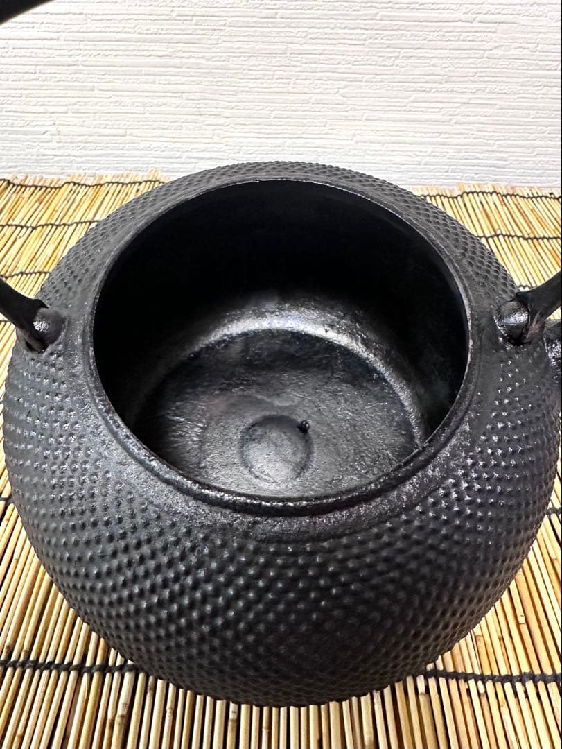 未使用、保管品　南部長文堂 二代目 長谷川文雄造　鬼アラレ　南部鉄瓶　南部鉄器