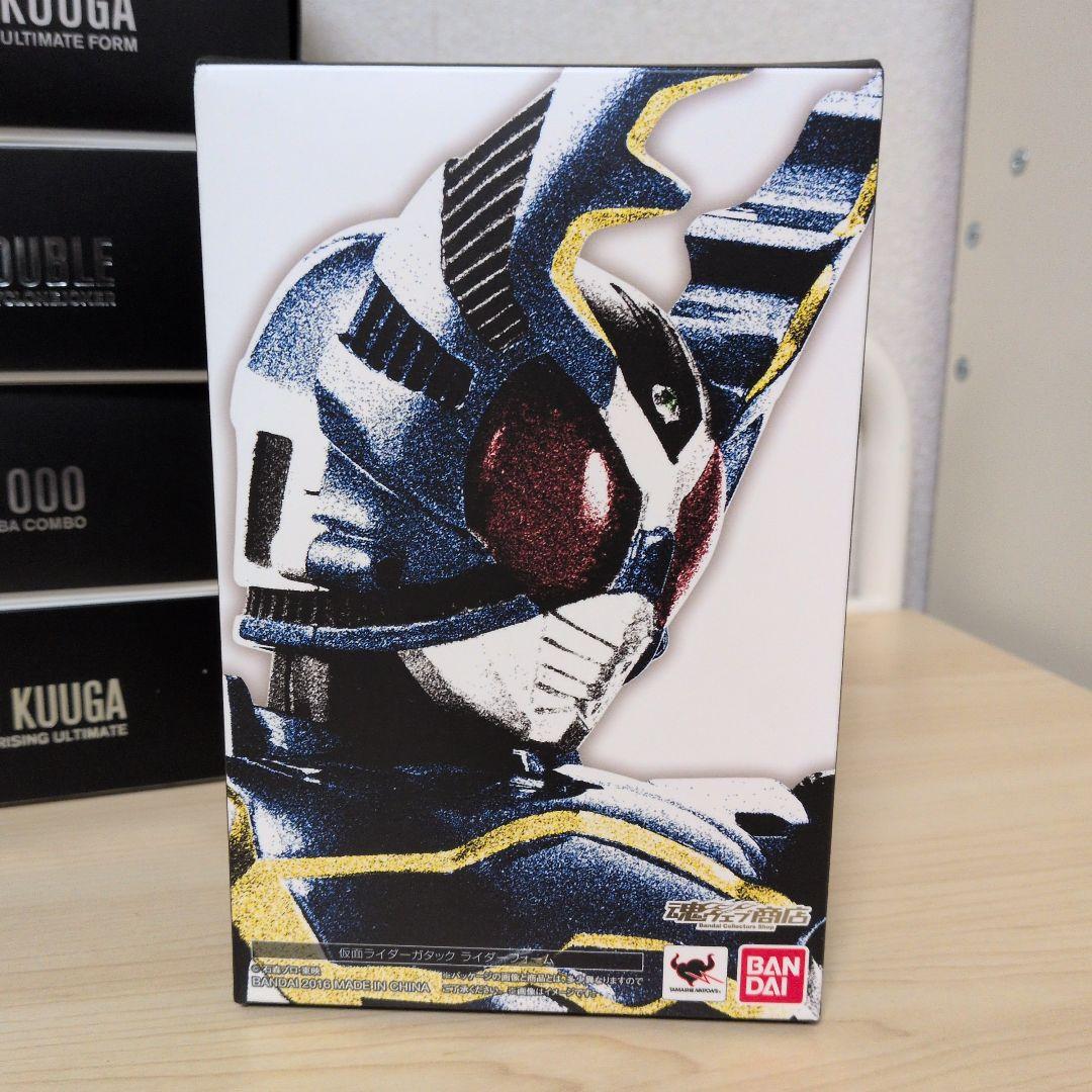 S.H.Figuarts（真骨彫製法） 仮面ライダーガタック ライダーフォーム
