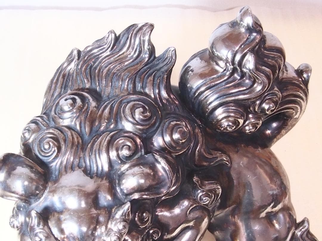 【希少・良品】九谷焼 狛犬 シルバー/銀色 玉乗り獅子/シーサー 魔除け 置物