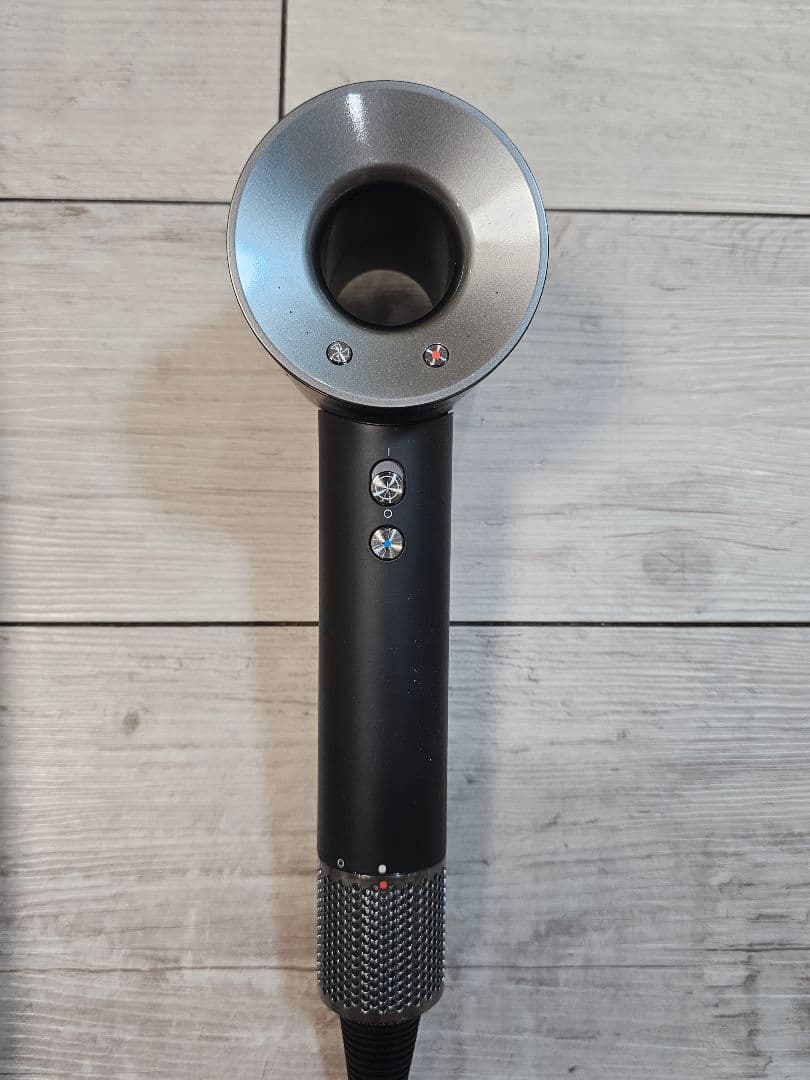 年始限定価格　保証付　ダイソン　メンテナンス済み　dyson hd08　ブラック