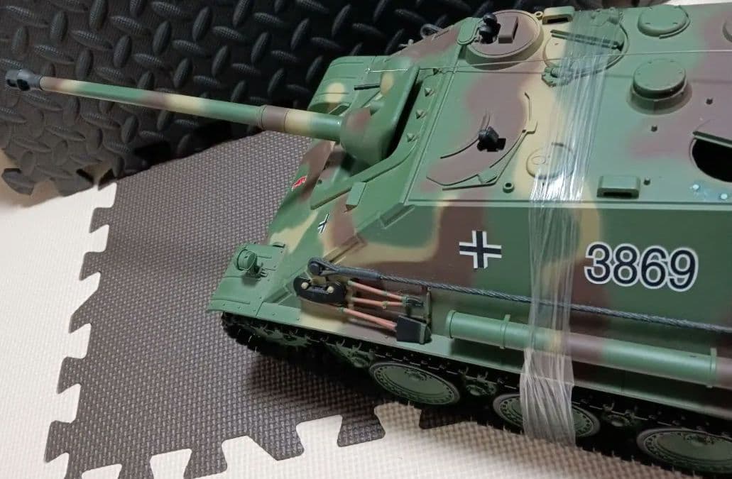 ヘンロン社製 RCバトルタンク 1/16