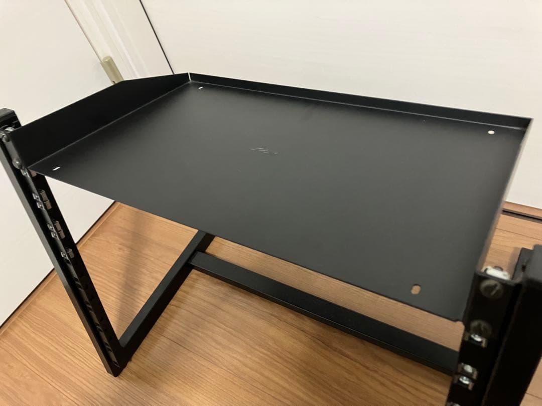 K&M 8Uデスクトップ用ラックスタンド+トレイ+ヘッドホンホルダー