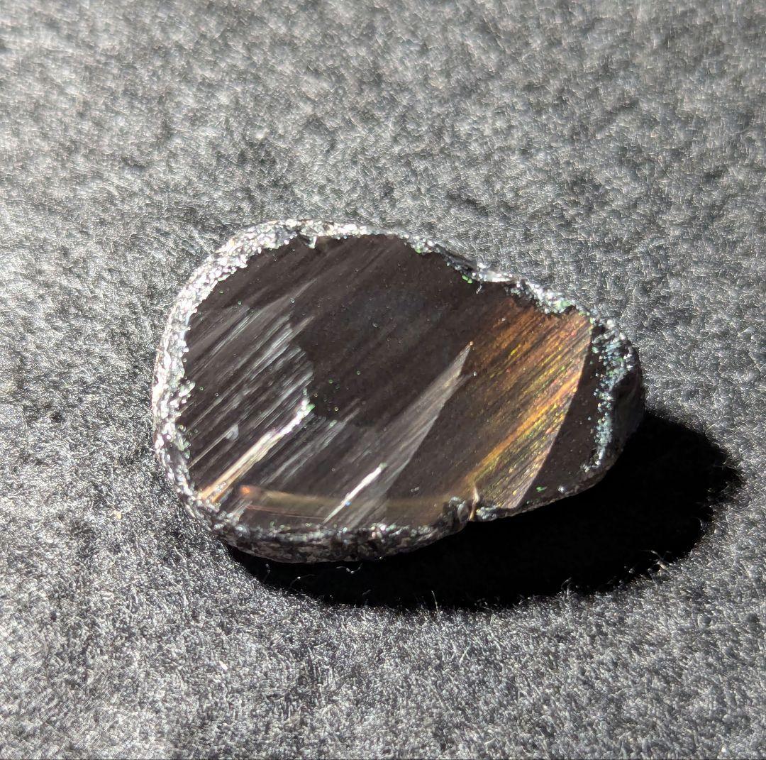 ※特級品【研磨品】十勝石玲瓏　北海道産レインボーオブシディアン　十勝石　玲瓏石