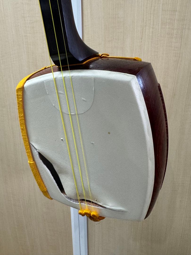 三味線 和楽器 弦楽器 紅木　紫檀 天然素材 破れあり