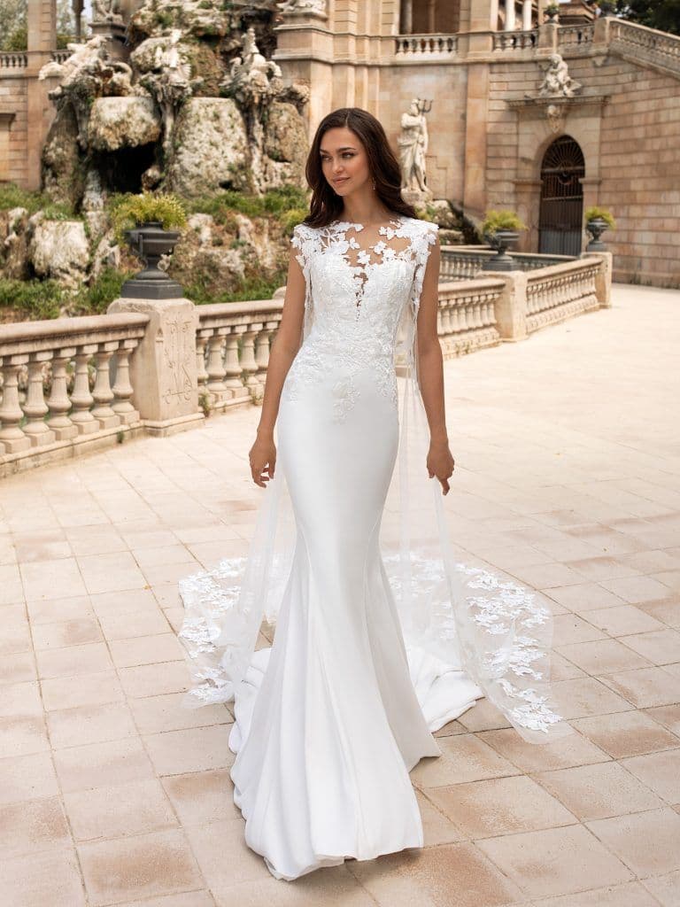 PRONOVIAS ✾ DRAIL 7-9号 マント有