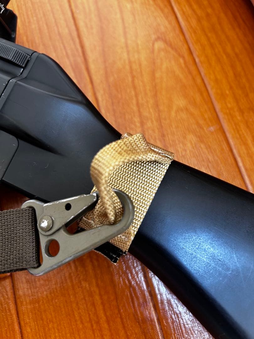 89式小銃用スリングアダプター（色比較用）