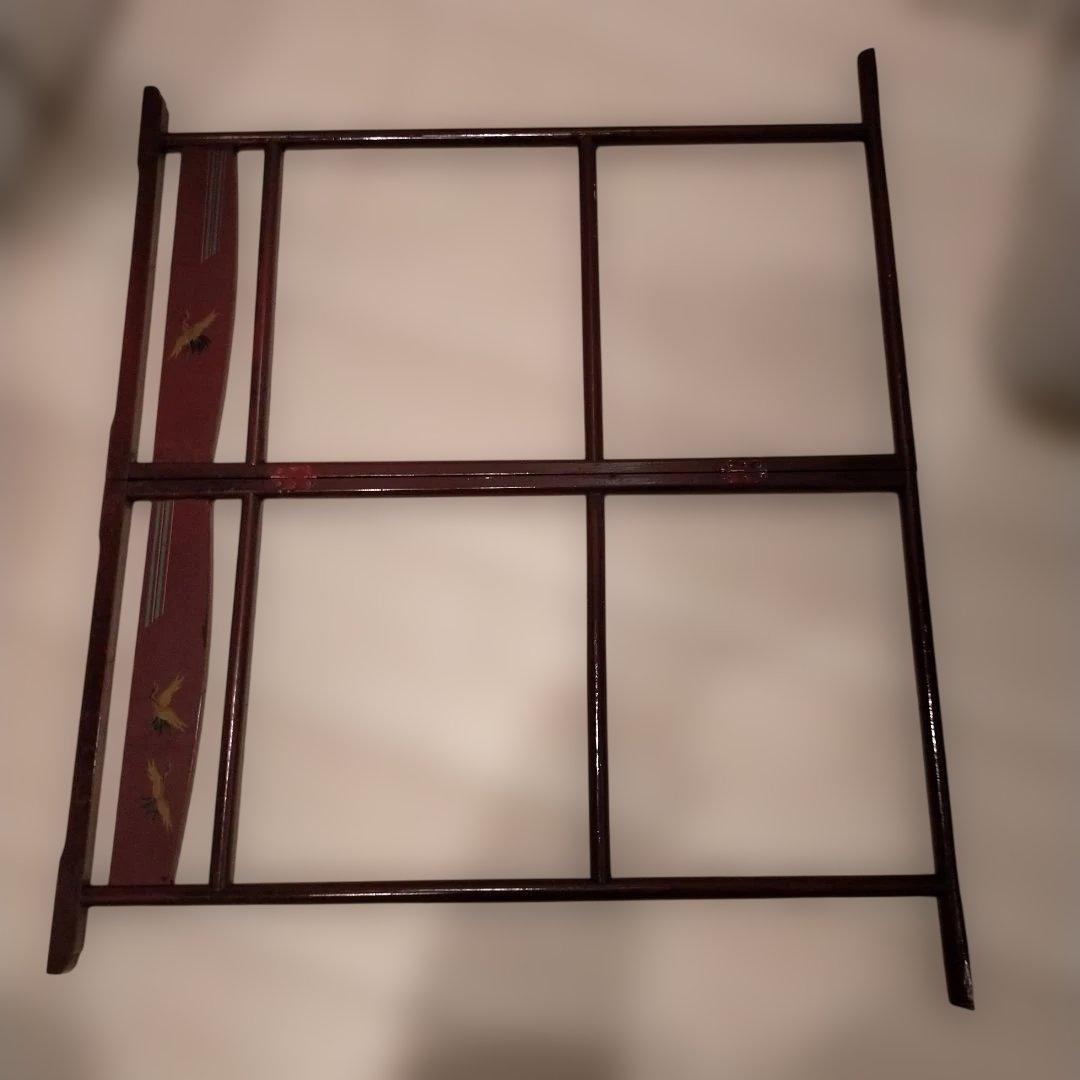 赤茶色の衣桁 ミニサイズ 鶴の絵柄付き