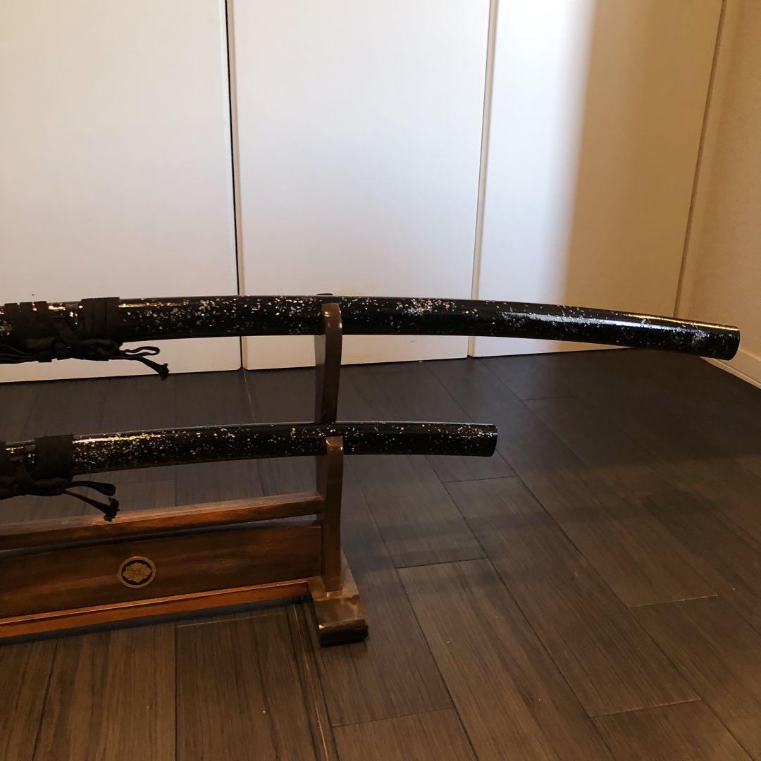 高級模造刀　優乱刃紋　大小セット　黒拵え　太刀　脇差　大小セット