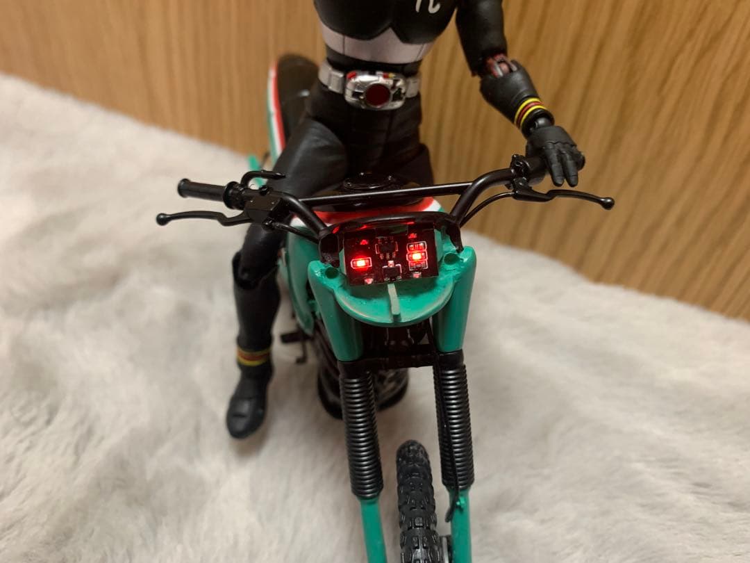 【未開封】フィギュアーツ真骨彫と組合せ可！仮面ライダーブラックバトルホッパー模型