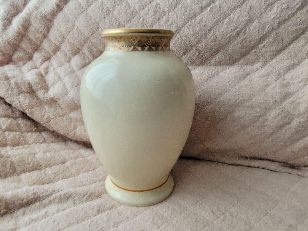 ドラゴン装飾 陶器花瓶