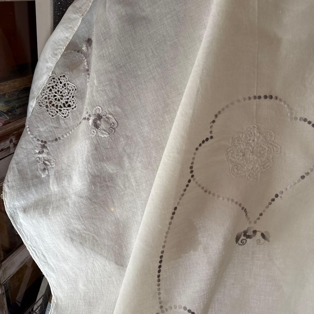 SALE❣️フランスアンティークஐ⋆*花柄とドイリー刺繍のクロスஐ