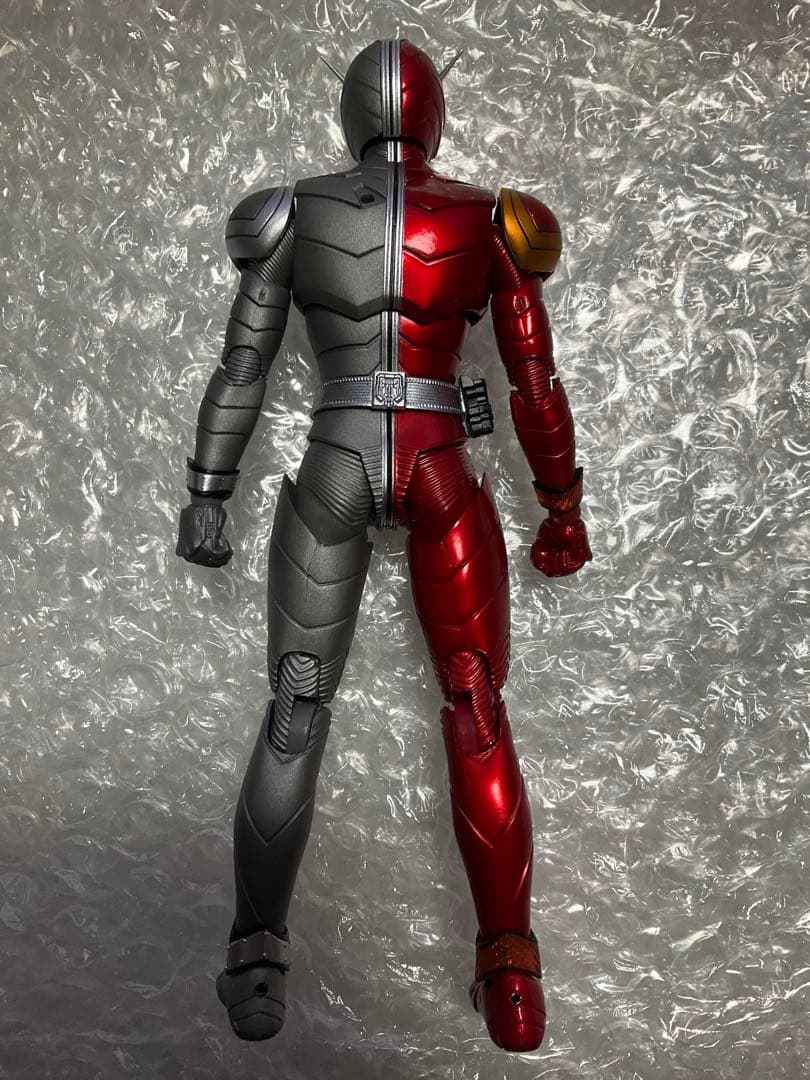 【中古品】S.H.Figuarts 真骨頂 仮面ライダーWヒートメタル 風都探偵