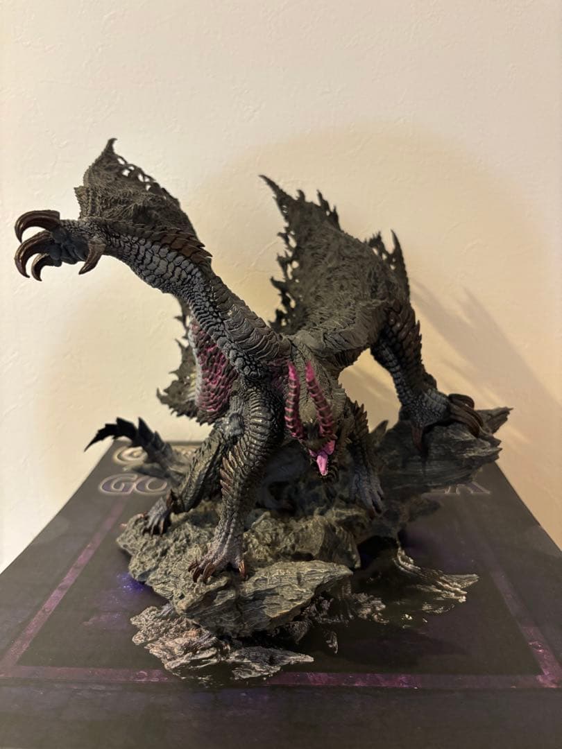 【限定値下げ中】 カプコンフィギュアクリエイターズモデル 黒蝕竜　ゴア・マガラ