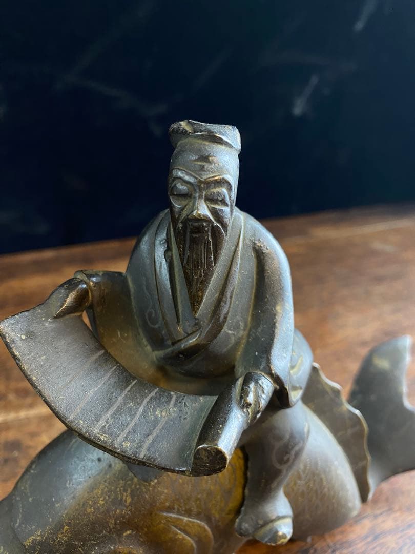 人物銅香炉