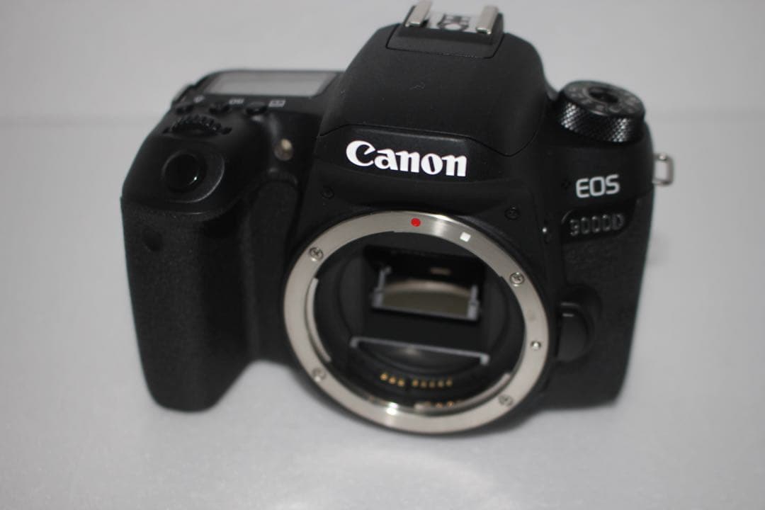 デジタル一眼レフカメラ　 Canon EOS 9000D ボディ