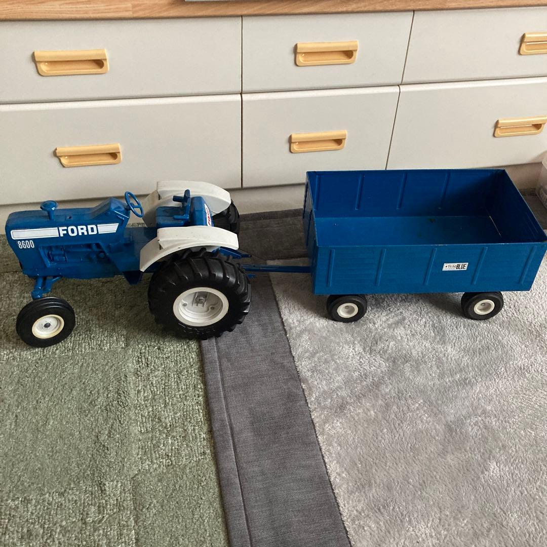 FORD 8600 トラクターとトレーラーセット