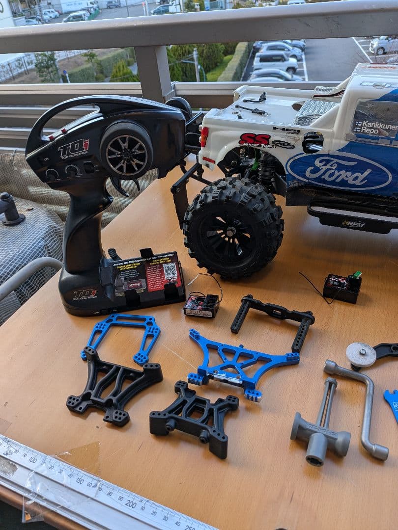 トラクサス SCT 4WD オプションパーツ付き　プロポも付きます。
