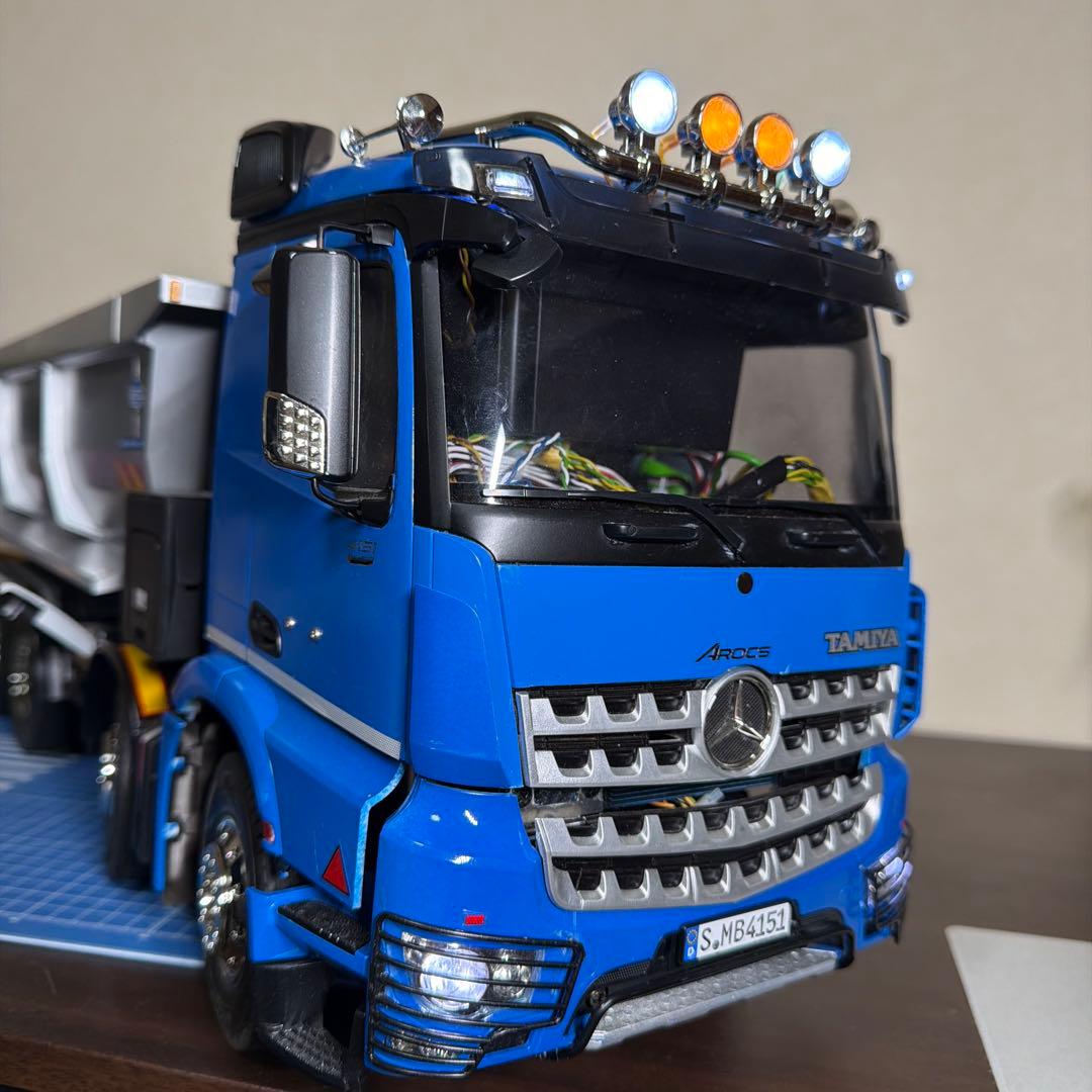 タミヤ　1／14トラック　アロクス4151 8X4ダンプ