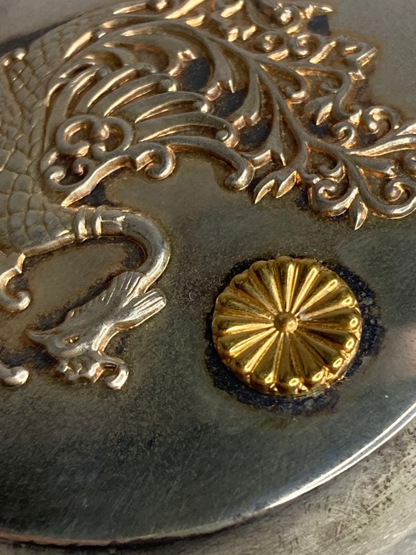 希少時代 天皇家下賜品 銀製 棗形 金象嵌 菊花紋章 鳳凰盛上文 ボンボニエール