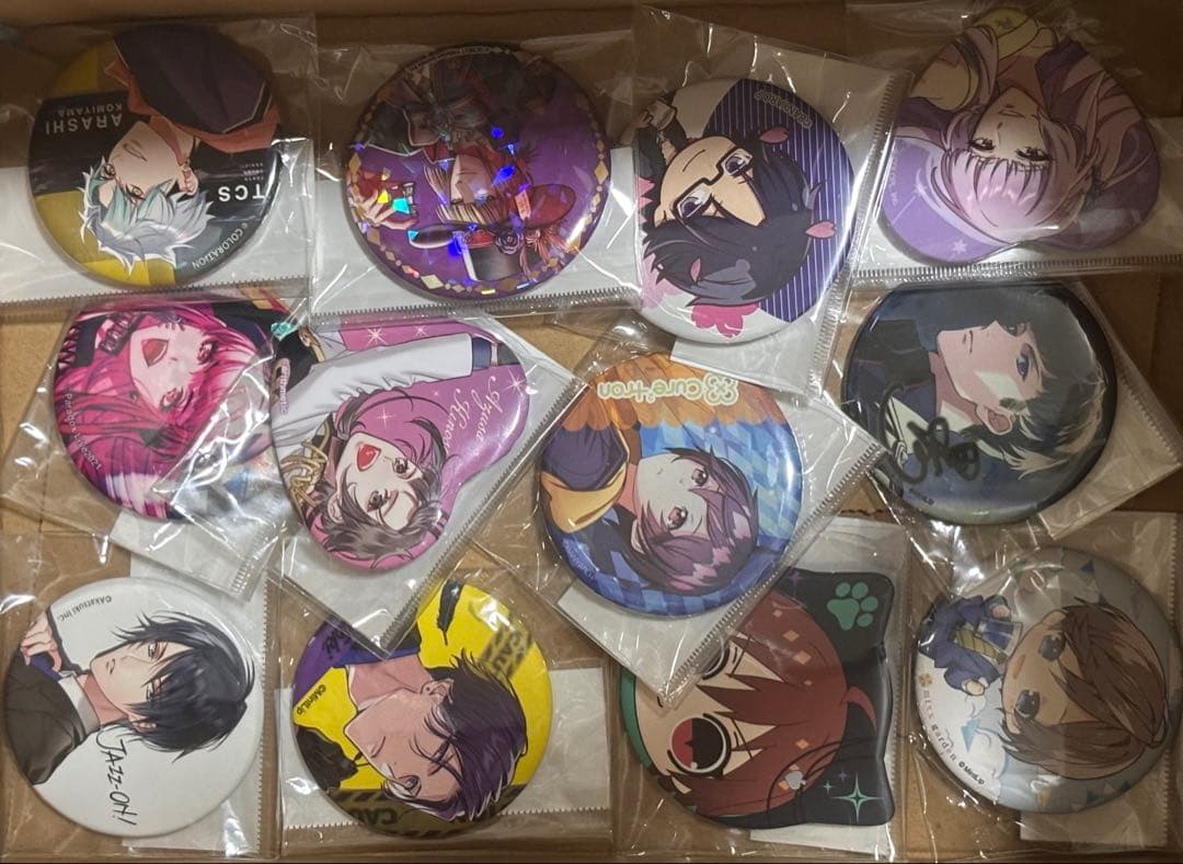 アニメグッズ　ノンジャンル　缶バッジまとめ売り　大量　60サイズ