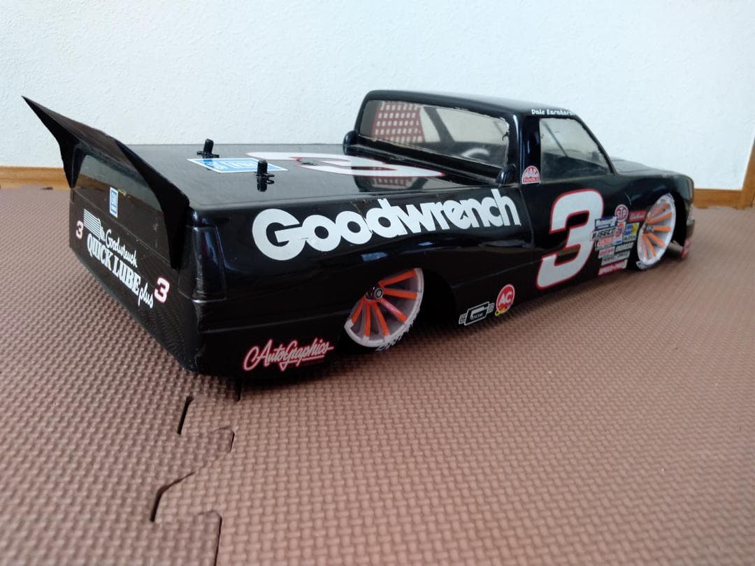 カラス　　　タミヤ 1/10 TT01シャーシ NASCAR シボレー