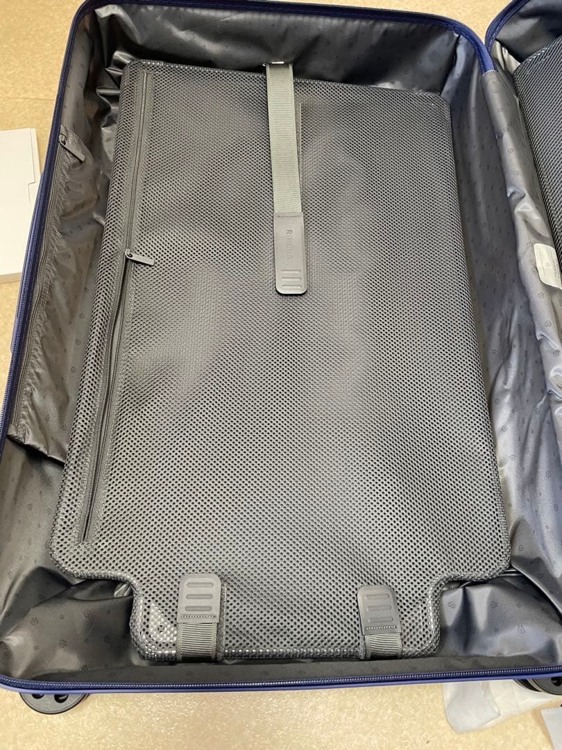 リモワ　Essential チェックイン L マットブルー