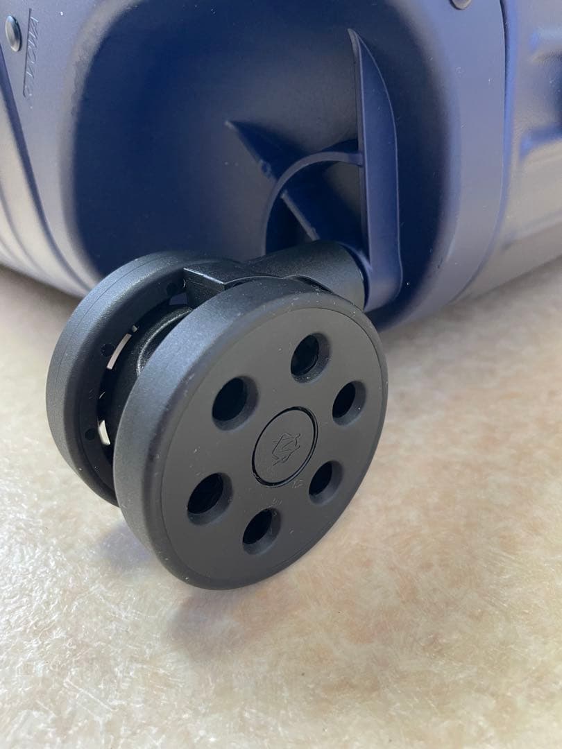 リモワ　Essential チェックイン L マットブルー