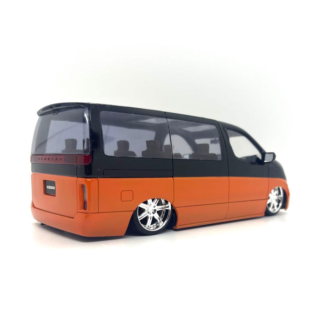 孝明　【完成品】フジミ 1/24 エルグランド トラッキンカスタム
