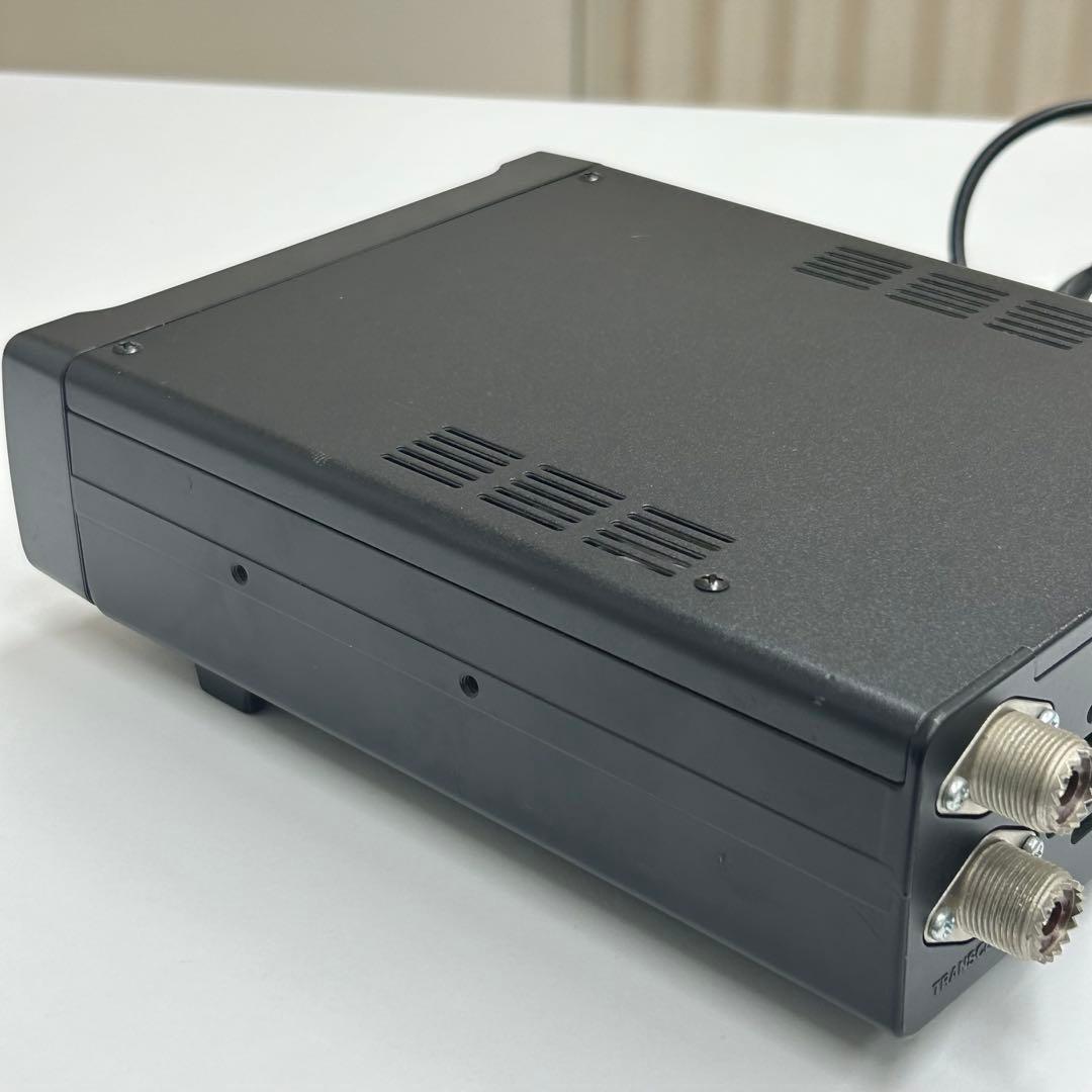 ICOM AT-180 アンテナチューナー＋MB-62 モービルブラケット付き