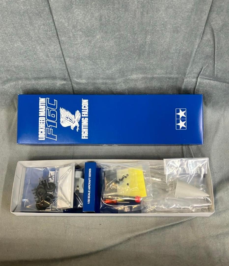 タミヤ ロッキードマーチンF-16CJ No.15 ファイティング ファルコン