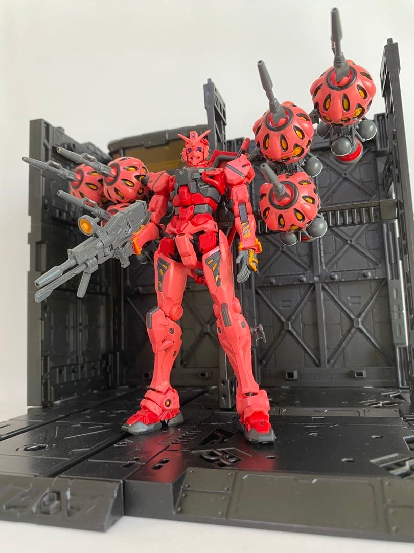 赤いガンダム【ビット６基】ガンプラ！HG！ジオラマベース！ビット台座４個付き！