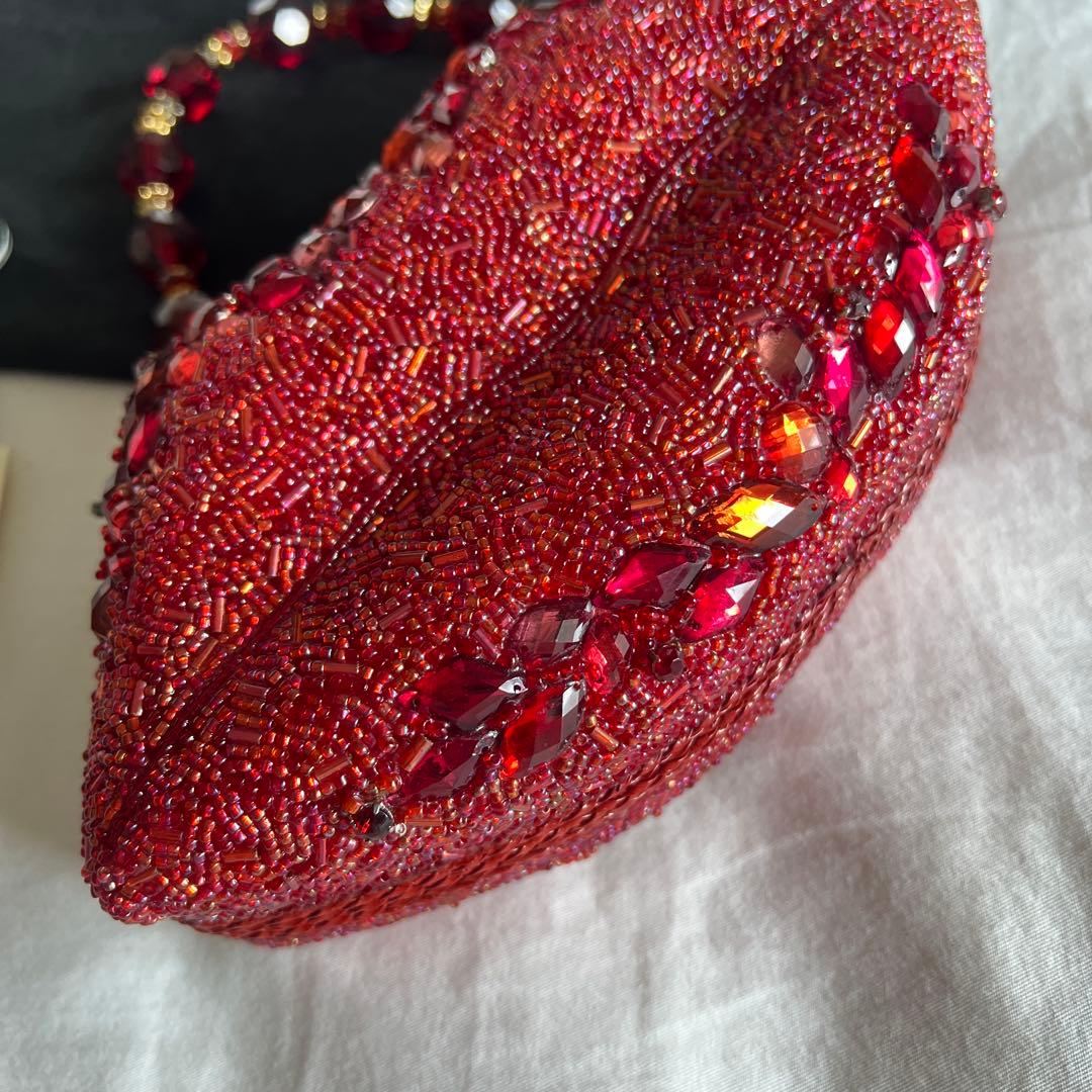 MARY FRANCES 赤 リップビーズパーティーバッグ　メアリーフランシス