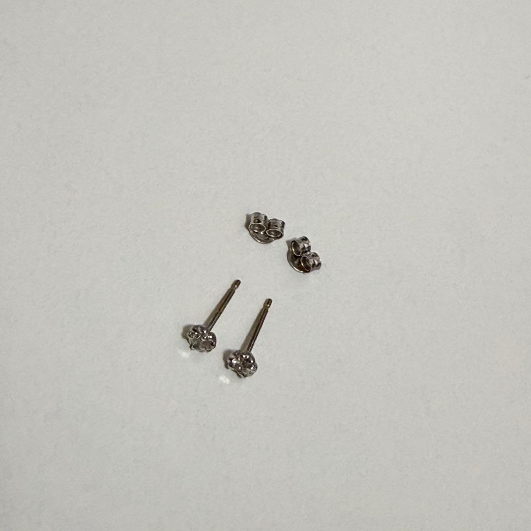 AHKAH 18Kホワイトゴールド ティアスタッドピアス