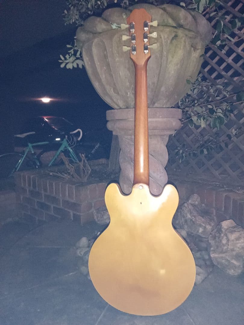 エピフォン　カジノクーペ　Epiphone　ポット交換　ピックガード製作　リペア