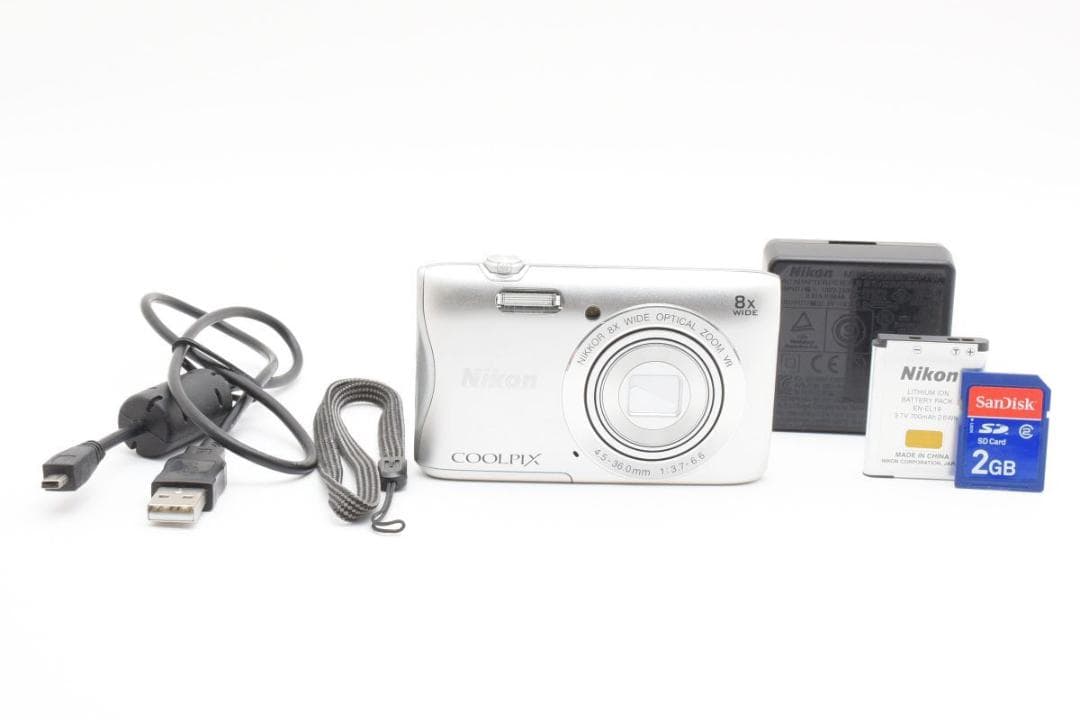 美品　ニコン COOLPIX S3700 シルバー 光学8倍ズーム SD2GB