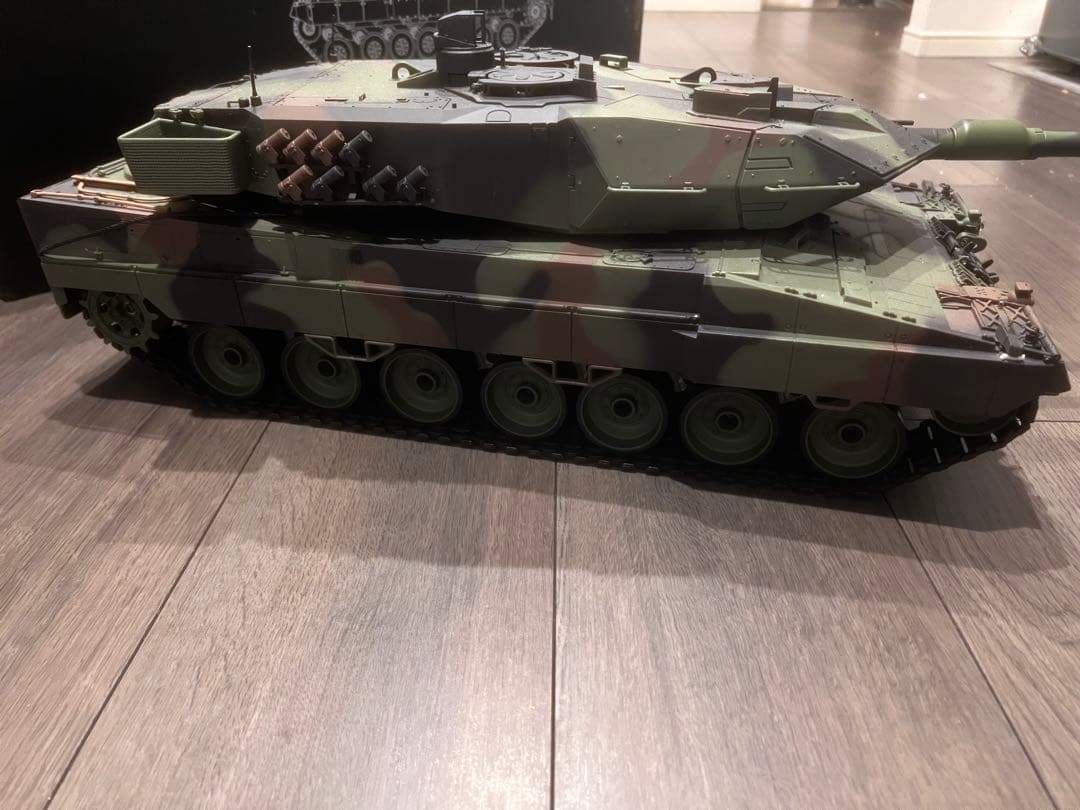 1/16 戦車ラジコン ドイツ主力戦車 レオパルト2 A6☆ヘンロン
