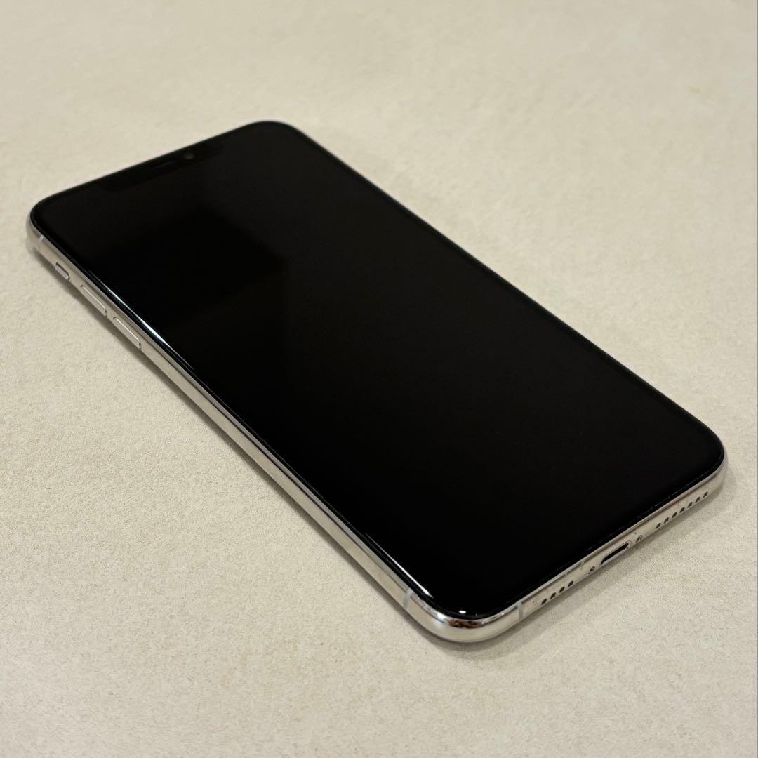 Apple iPhone 11 Pro Max シルバー 本体