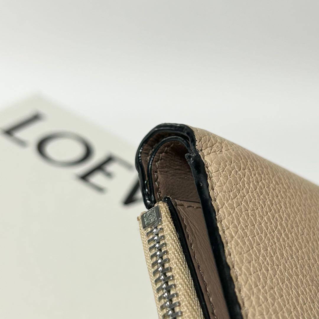 ロエベ アナグラム スリムジップ バイフォールド 二つ折り財布 レザー