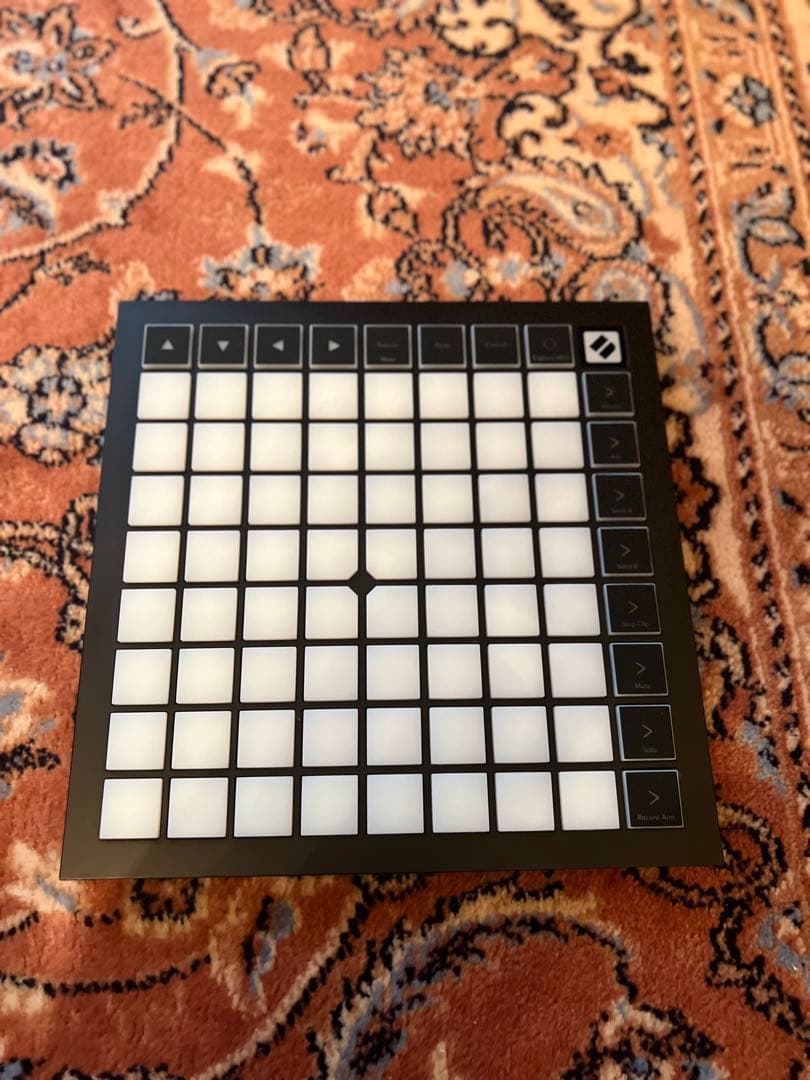 Novation Launchpad X MIDIパッド