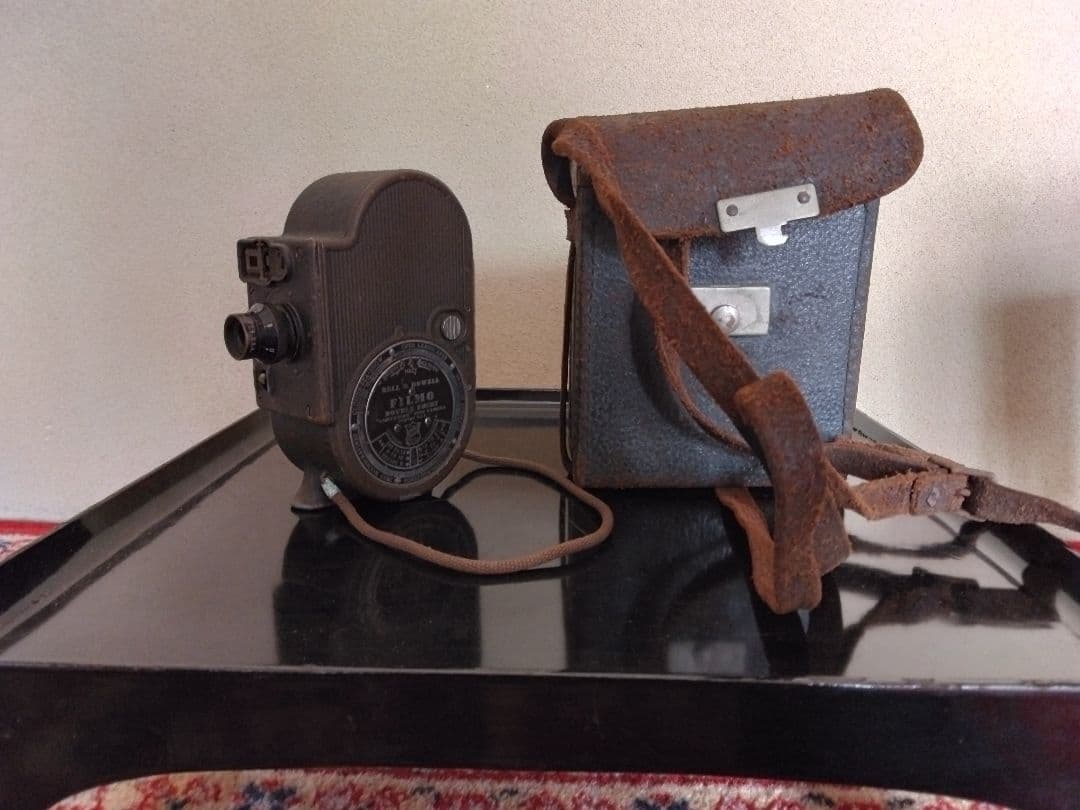 8mmフィルムプロジェクター 　　　撮影カメラとバッグ付き