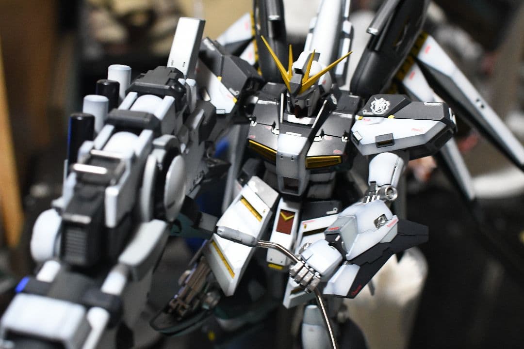 MGHi-vガンダム　全塗装完成品