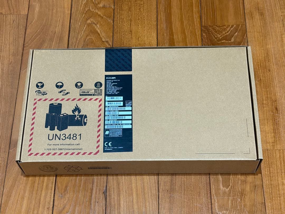 ASUS　E210MA