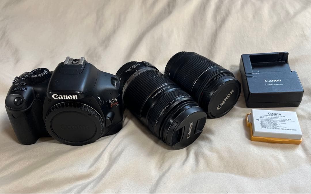 Canon EOS Kiss X4 ダブルズームキット　デジタル一眼レフ