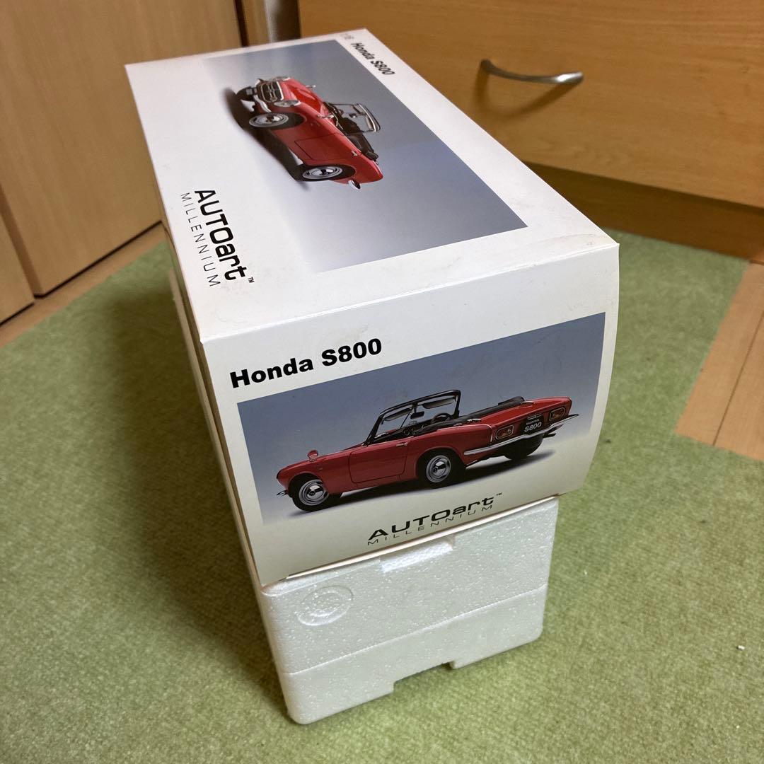 オートアート　1/18 S800 レッド