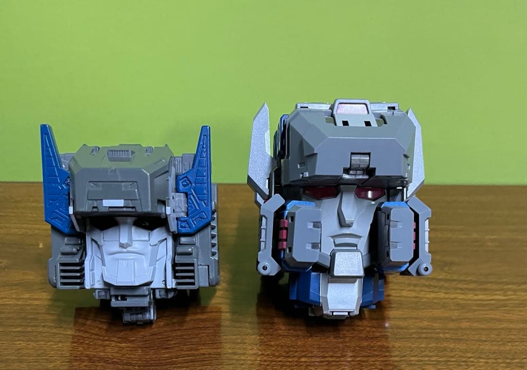 トランスフォーマーレジェンズ　フォートレスマキシマス&アップグレードパーツ付き
