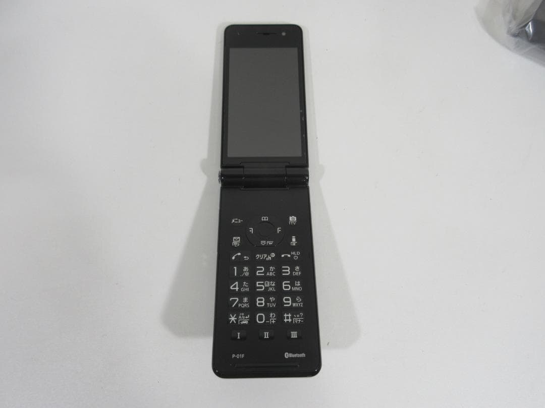 P-01F ブラック 本体 ⑤