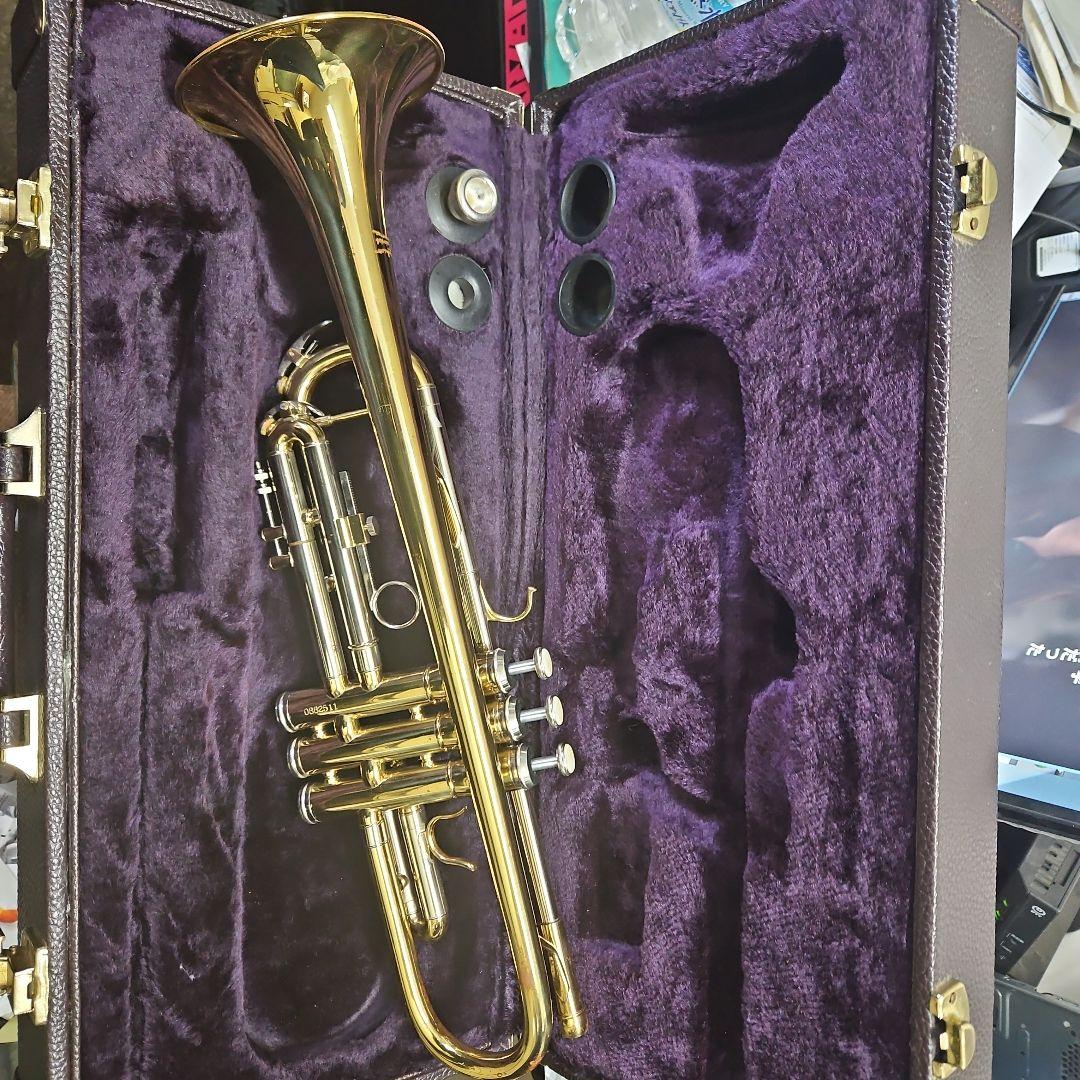 トランペット 本体 金色 ハードケース付き