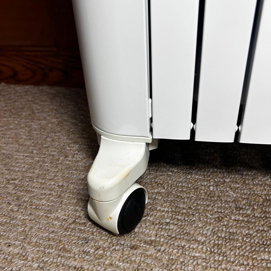 【美品】デロンギ ユニカルド オイルヒーター RHJ65L0915 ゼロ風暖房