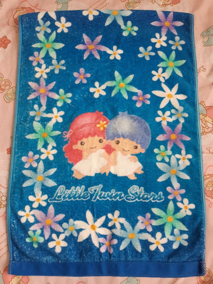 キキララ　ビックタオル　フェイスタオル　2002年レトロ　希少　中古品
